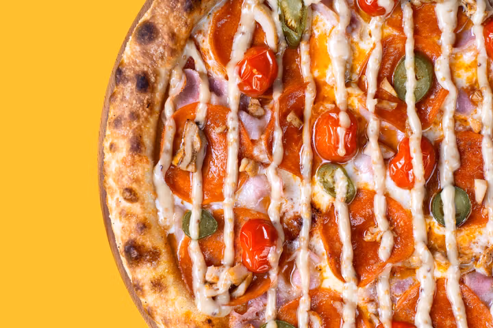 Пицца Мясная с медово-горчичным