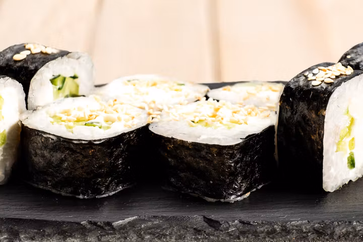 Ролл Чизмаки Огурец