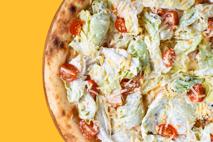 Пицца Цезарь с курицей